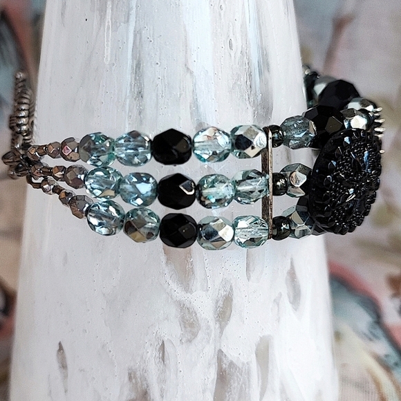 Glass Button Icy Blue Beaded Silver Tone Triple Strand Toggle Clasp Bracelet - Picture 5 of 8